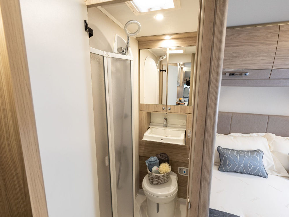 Elddis_155_Autoquest_Motorhome_Bathroom