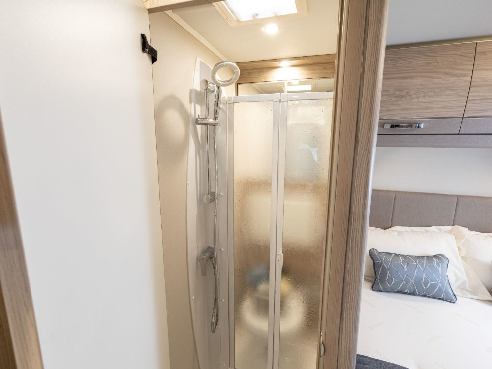 Elddis_155_Autoquest_Motorhome_Shower